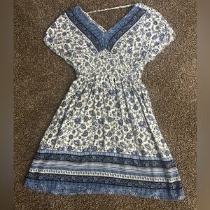 Womens Blue White Floral Boho Dress V-Neck Short Sleeve Smocked Waist Small